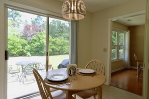 Dining - Cheerful Eclectic Pinehurst Home! Less than 2 miles from Pinehurst #1-4 (Pinehurst)