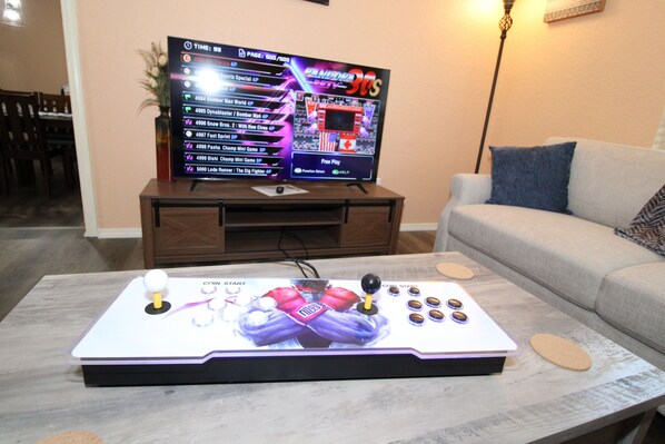 Smart TV, video games