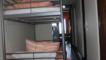 1 bedroom, bed sheets