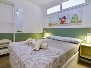 2 chambres, fer et planche Ă repasser, Wi-Fi, draps fournis