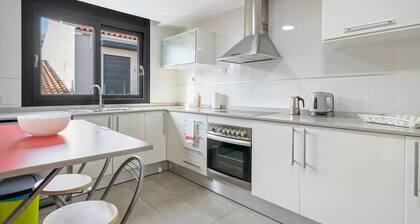 Duplex with free parking only 250m beach