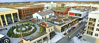 Sunshine Palace
Charming Tri-Level House with game room and large backyard!