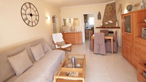 Living area - House on groundfloor with private pool in L'Escala.HUTG-070762 (l'Escala)
