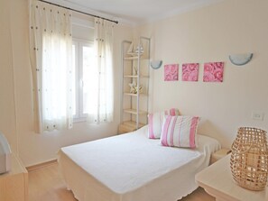 2 bedrooms, iron/ironing board, WiFi, bed sheets