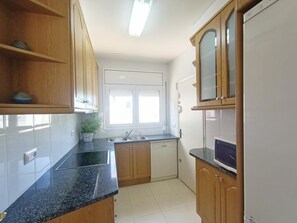 Fridge, microwave, dishwasher, coffee/tea maker - House on groundfloor with private pool in L'Escala.HUTG-070762 (l'Escala)