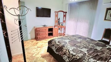 1 chambre, bureau, fer et planche Ă repasser, Wi-Fi