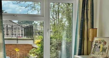 NEW En-suite Studio next to University of Exeter with free parking