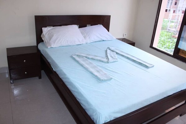 3 bedrooms, bed sheets