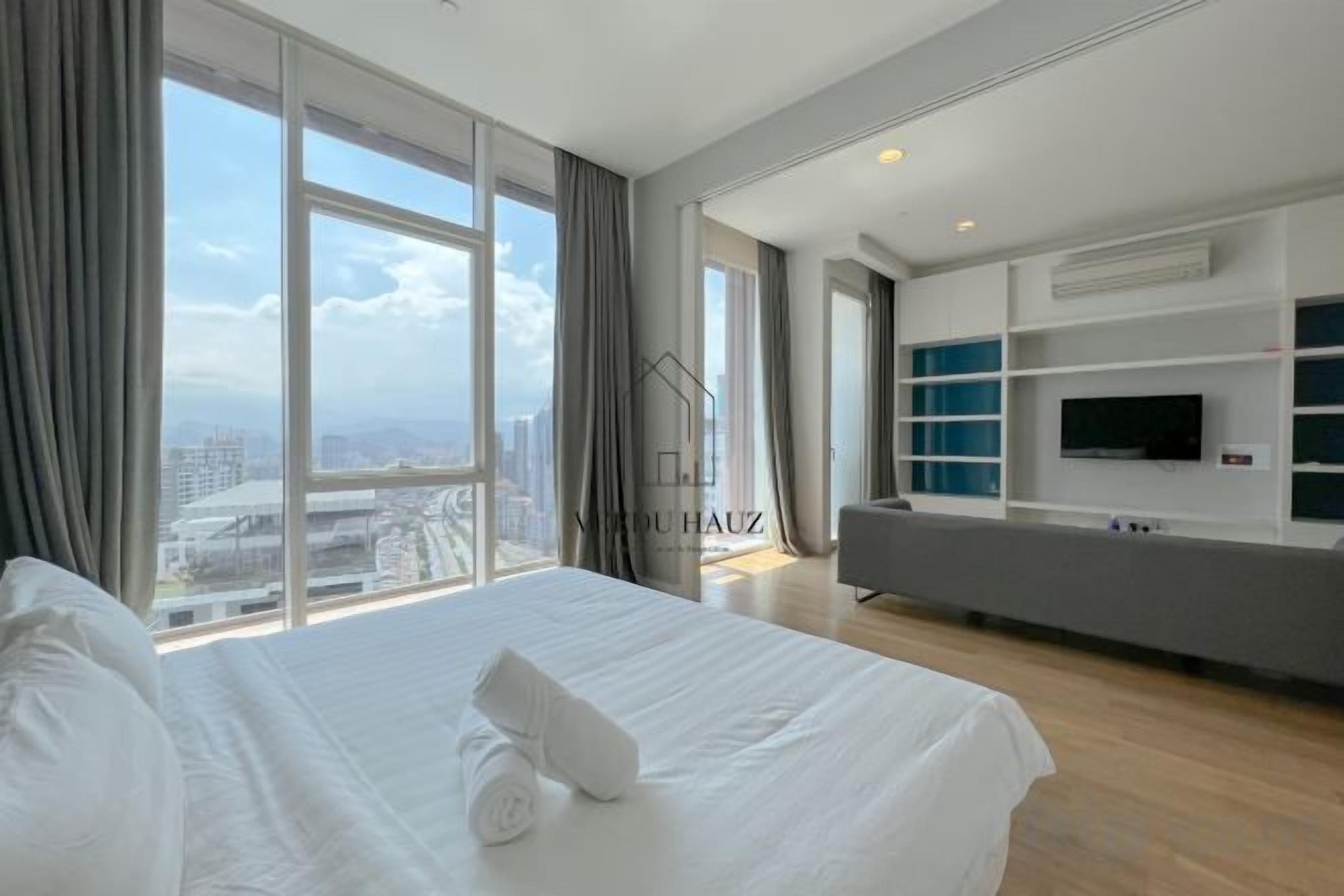 Blackout curtains, soundproofing, iron/ironing board, free WiFi