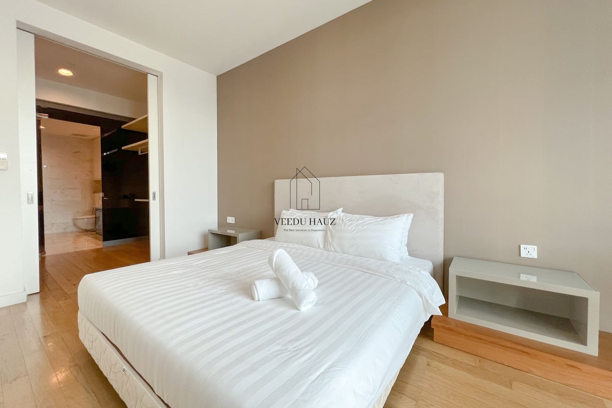 3 bedrooms, blackout curtains, soundproofing, iron/ironing board