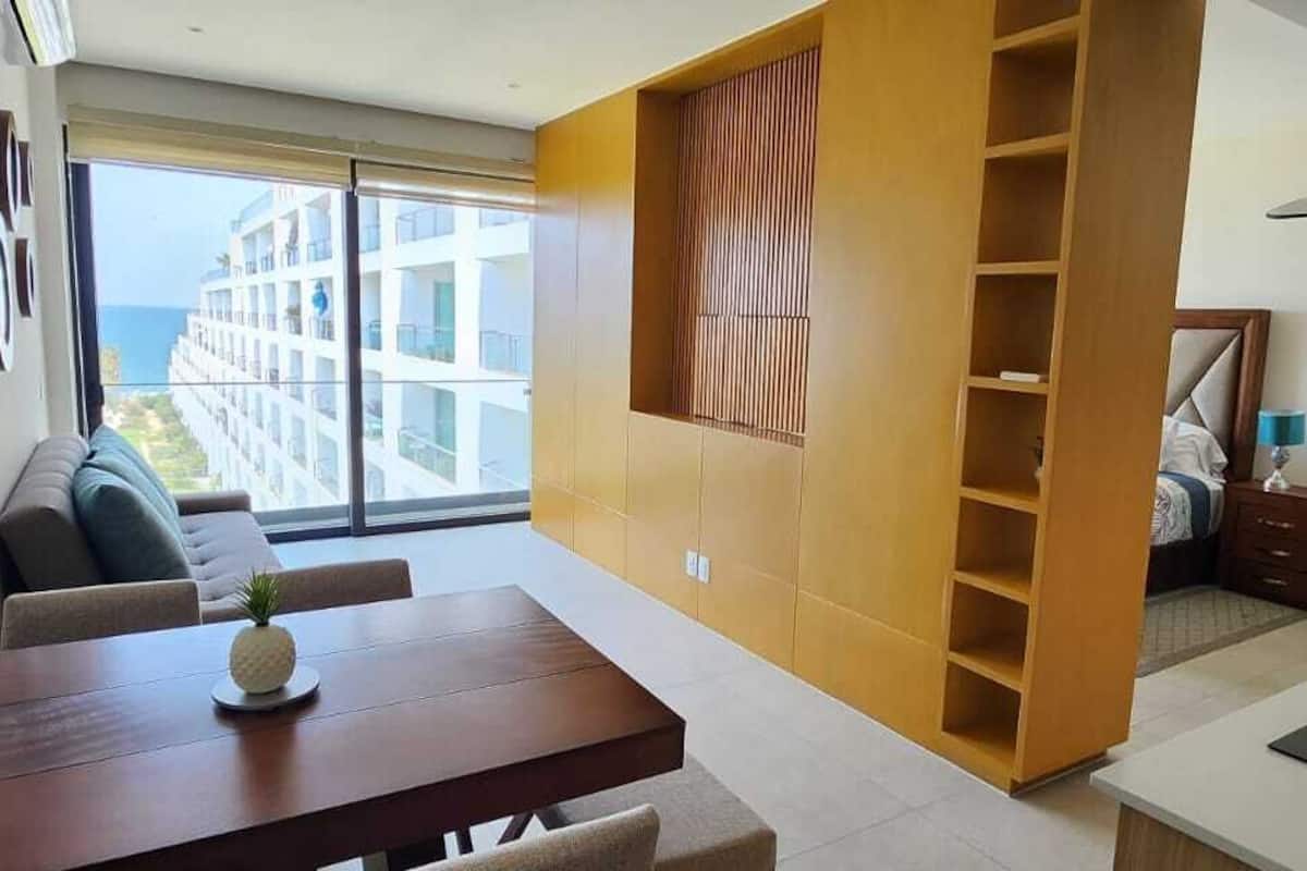 615a aria ocean | 2 bedrooms, Egyptian cotton sheets, premium bedding, in-room safe
