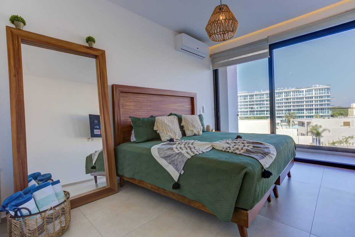 414 aria ocean | Egyptian cotton sheets, premium bedding, in-room safe