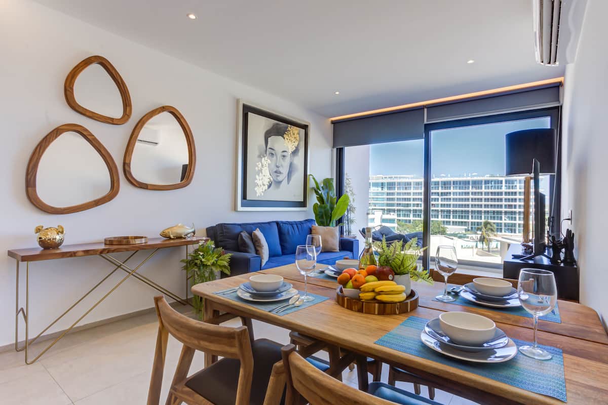 514 aria ocean | Dining room