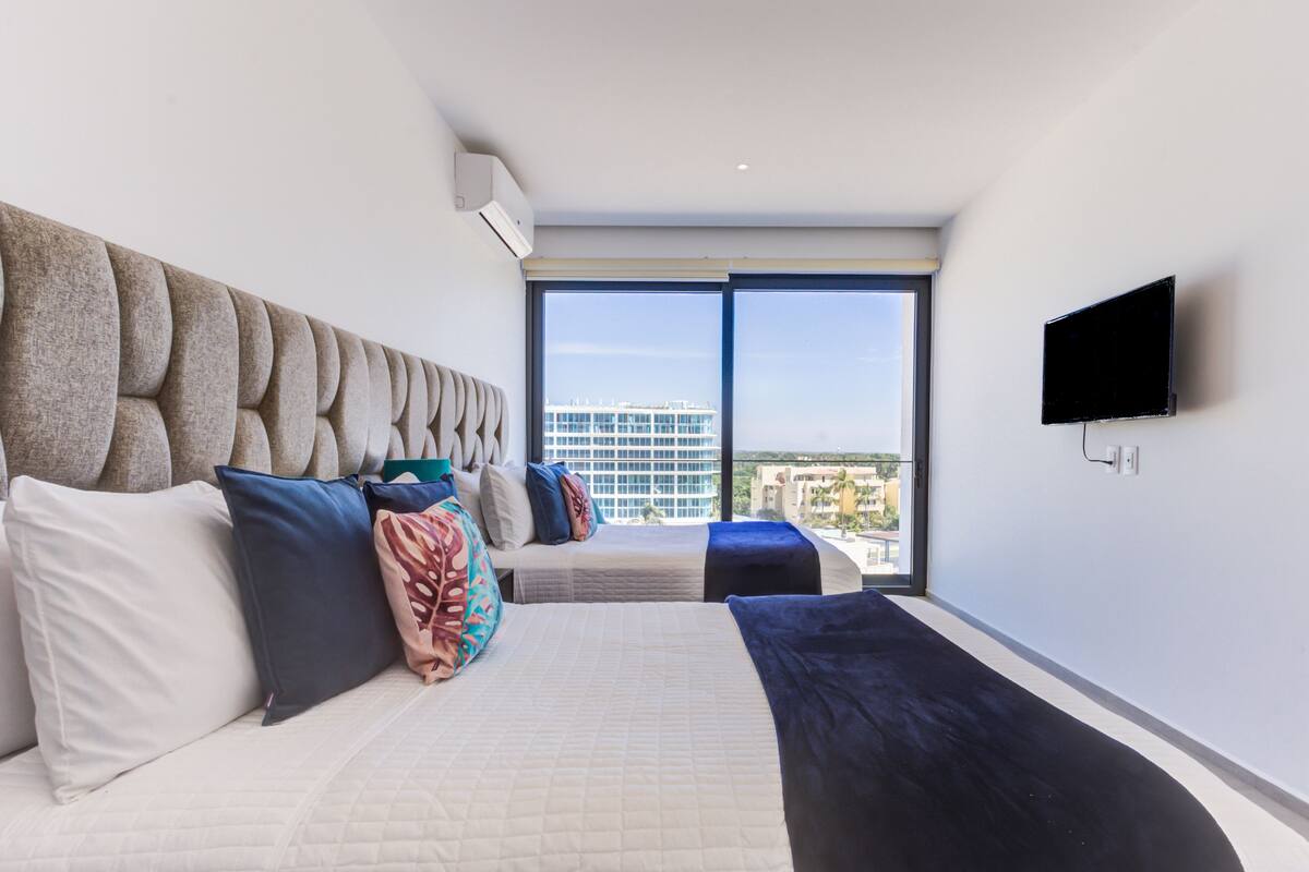 615 b Aria Ocean | Egyptian cotton sheets, premium bedding, in-room safe