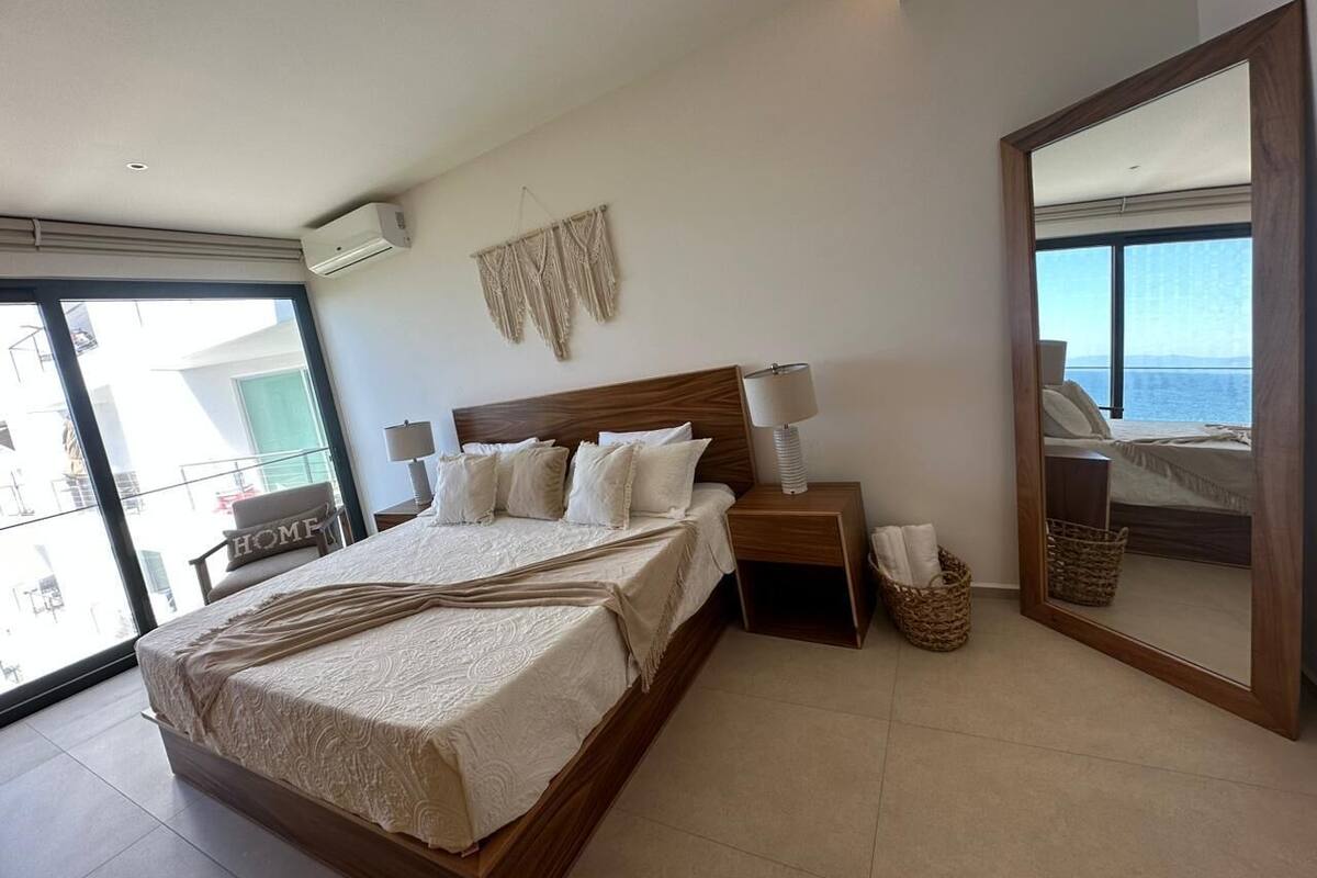 815a aria ocean | Egyptian cotton sheets, premium bedding, in-room safe