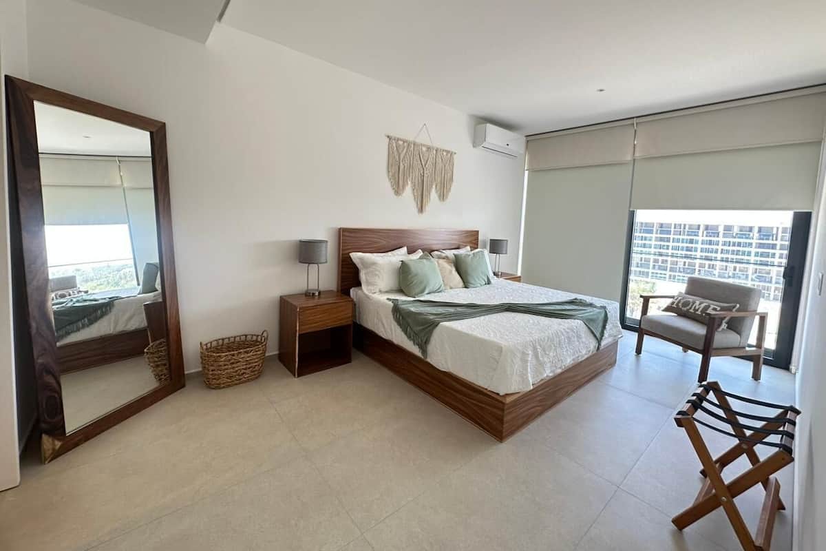 815 b aria ocean | 2 bedrooms, Egyptian cotton sheets, premium bedding, in-room safe