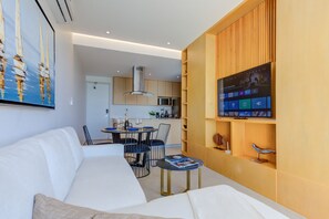 601a aria ocean | Living area | Flat-screen TV