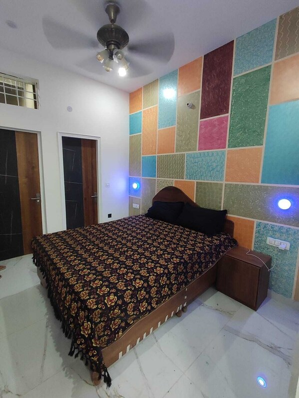 2 Schlafzimmer, Bügeleisen/Bügelbrett, Bettwäsche