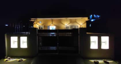 The Last House, Aslilent place in the lap oh hills with sunrise view