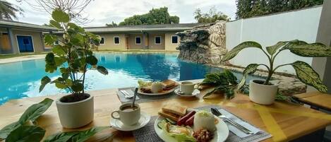 Daily local cuisine breakfast (PHP 200 per person)