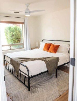 5 dormitorios, tabla de planchar con plancha, wifi gratis y ropa de cama