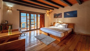 Habitación Deluxe, 1 habitación, vista a la montaña | Sábanas de algodón egipcio, ropa de cama de alta calidad y edredón
