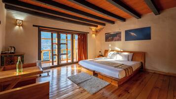 Deluxe kamer, 1 slaapkamer, uitzicht op bergen | Lakens van Egyptisch katoen, luxe beddengoed, donzen dekbedden