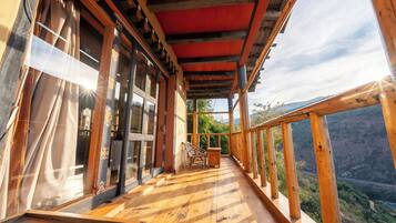 豪華客房, 1 間臥室, 山景 | 露台/庭院