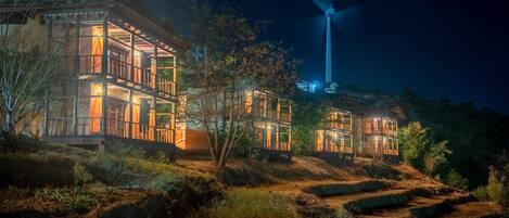 Deluxe-huone, 1 makuuhuone, vuoristonäköala | Näkymä puutarhaan