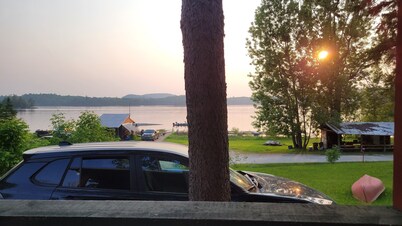 Renovated Chalet facing lac Heney in Gracefield Quebec