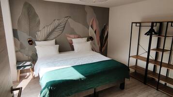 1 chambre, fer et planche à repasser, accès Internet, draps fournis