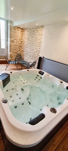 Gîte du Moulin Brochat 4 étoiles avec espace jacuzzi commun