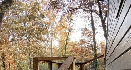 1 mile to Disney. 5 minutes to Grand Lake. Totally remodeled!