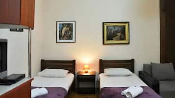 3 bedrooms, bed sheets