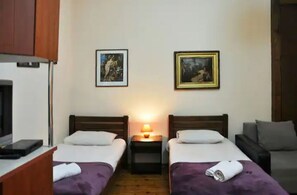 3 bedrooms, bed sheets