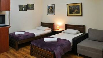 3 bedrooms, bed sheets