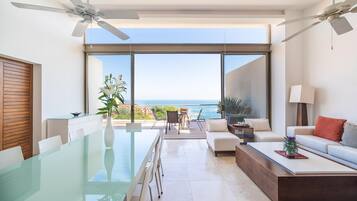 ์ฝ๋, ์นจ๋(์ฌ๋ฌ ๊ฐ) (1083 - Cosmo 3A3 ) | ๋ด๋ถ