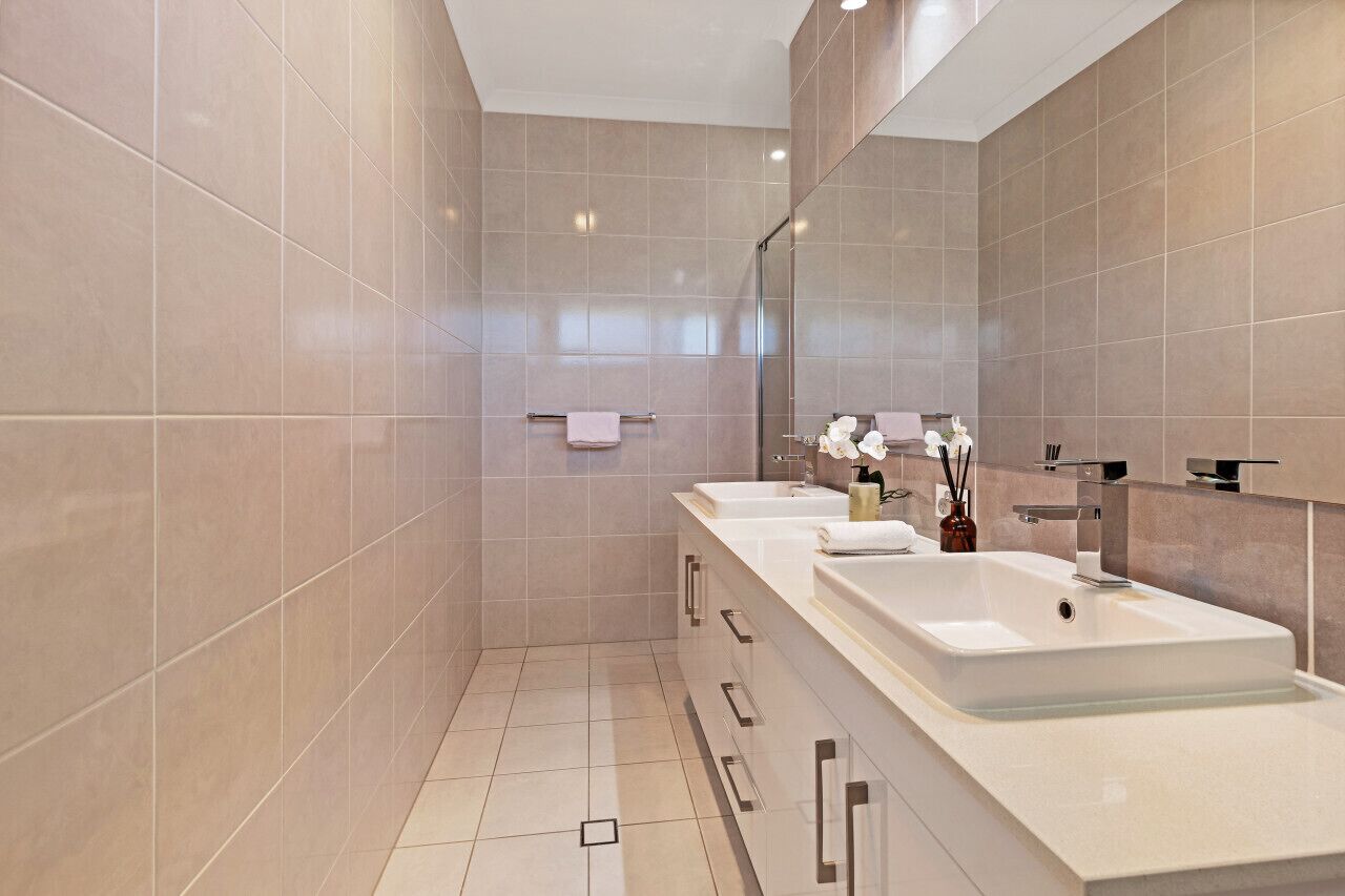 Bathroom (Ensuite)