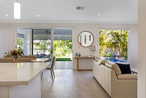 Dining - The Art House @ Beachside (Yaroomba)