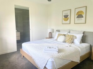 1 soverom, strykejern/-brett, wi-fi og sengetøy