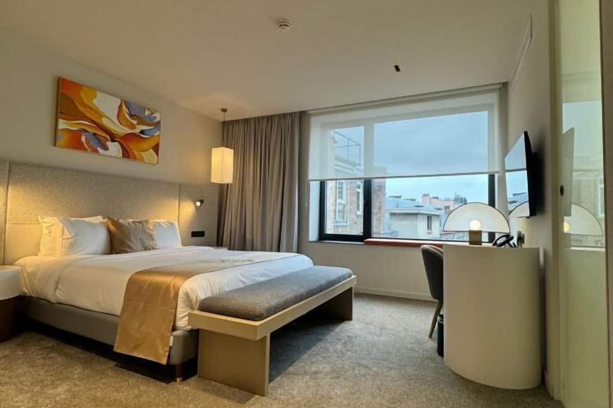 1 bedroom, premium bedding, Select Comfort beds, in-room safe