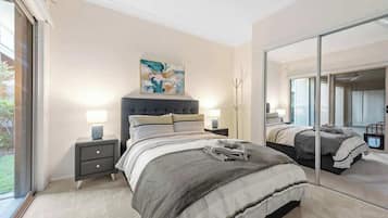 3 bedrooms, iron/ironing board, WiFi, bed sheets