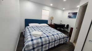 3 chambres, bureau, fer et planche à repasser, Wi-Fi gratuit