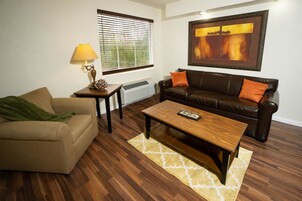 Kablolu TV kanalları bulunan 43 inç televizyon 