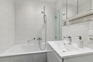 Towels, soap, toilet paper - Apartment BERGBLICK (Bad Reichenhall)