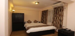 Deluxe Double Room | Free WiFi, bed sheets - MeroStay 206 Hotel KU (Kathmandu)