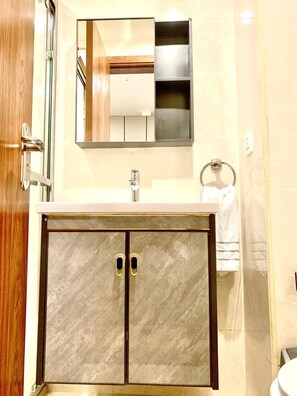 Serviettes fournies, savon, papier toilette