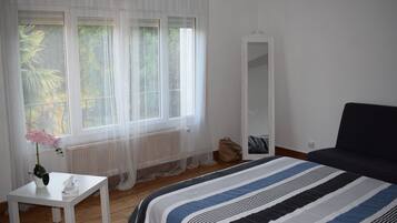 4 Schlafzimmer, Bügeleisen/Bügelbrett, Bettwäsche