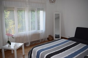 4 Schlafzimmer, Bügeleisen/Bügelbrett, Bettwäsche