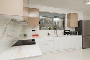 Deluxe House | Private kitchen